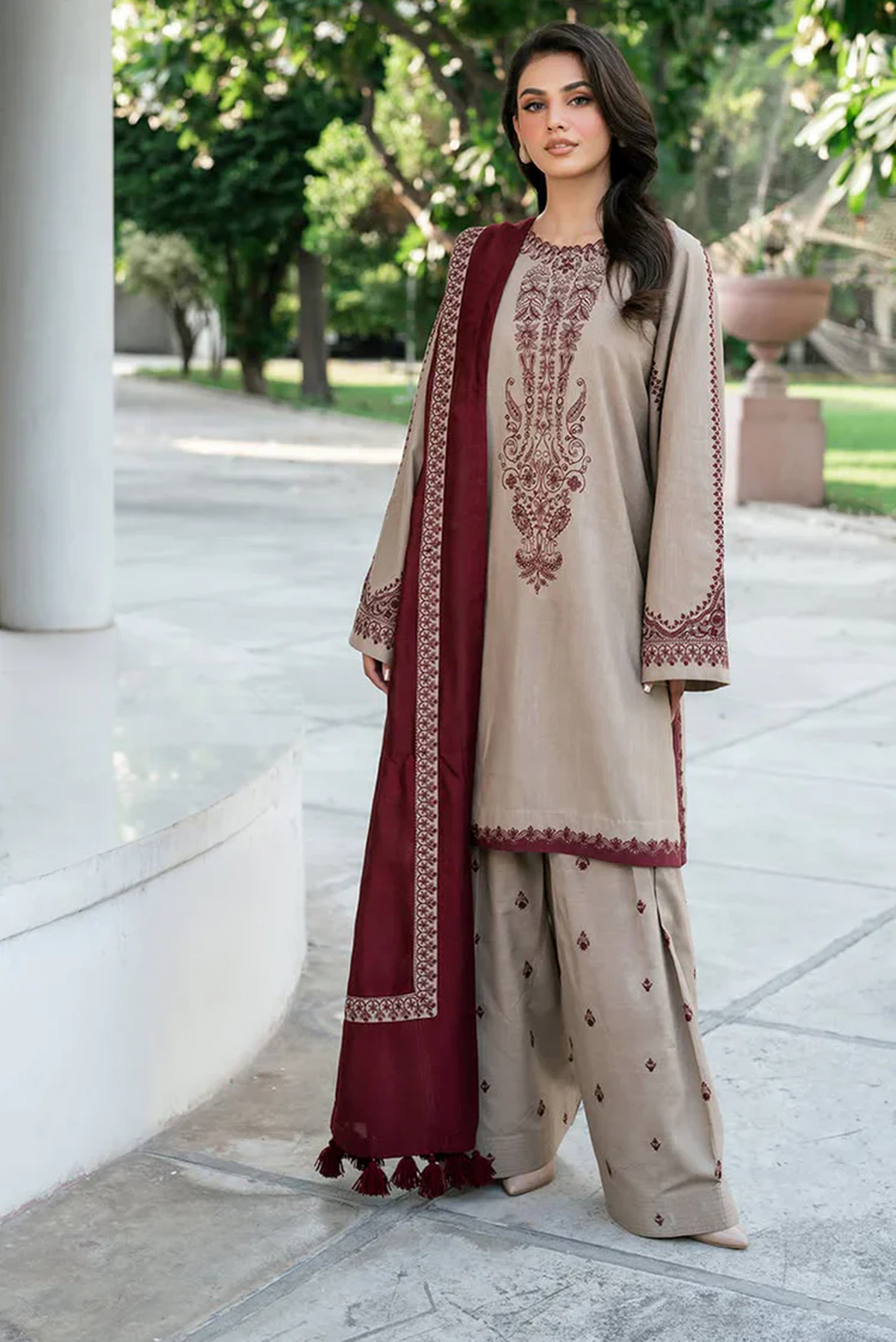 701 Baroque Luxury Embroidered With Accessories 3PC