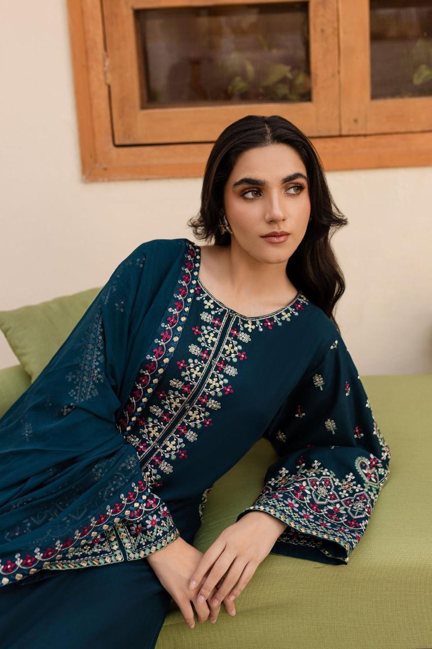 NF-7012 Zaha Luxury Embroidered Danak 3PC