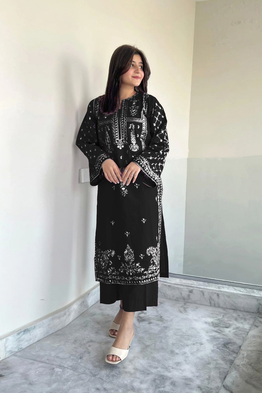 NF-303 Umza Luxury Embroidered Lawn 2PC