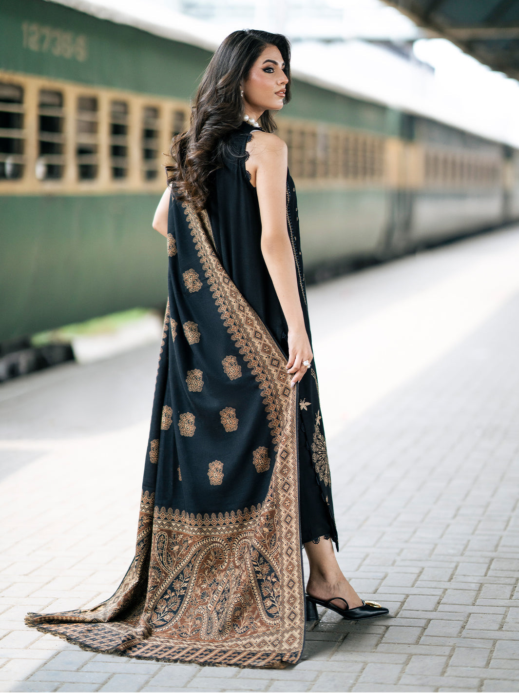NF-821 Emaan Adil Luxury Embroidered Lawn 3PC