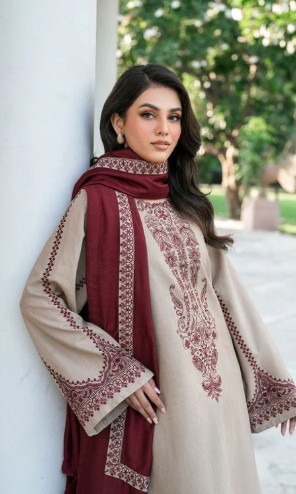 701 Baroque Luxury Embroidered With Accessories 3PC